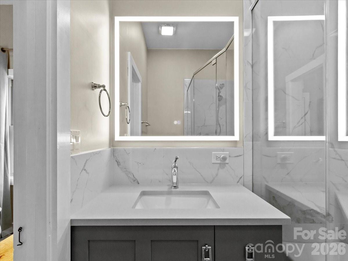 30 Club Villa Court #B/2 — Burnsville