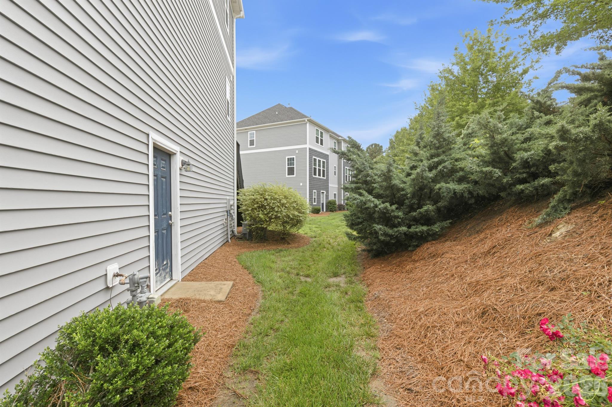 1502 Sharon Road W — Charlotte