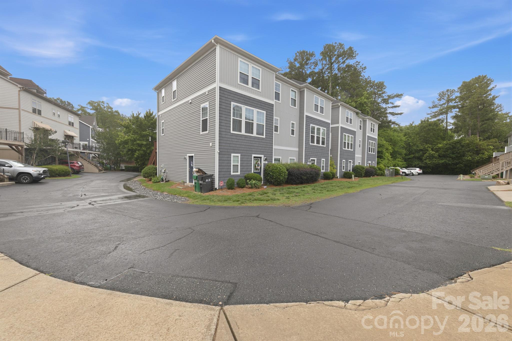 1502 Sharon Road W — Charlotte