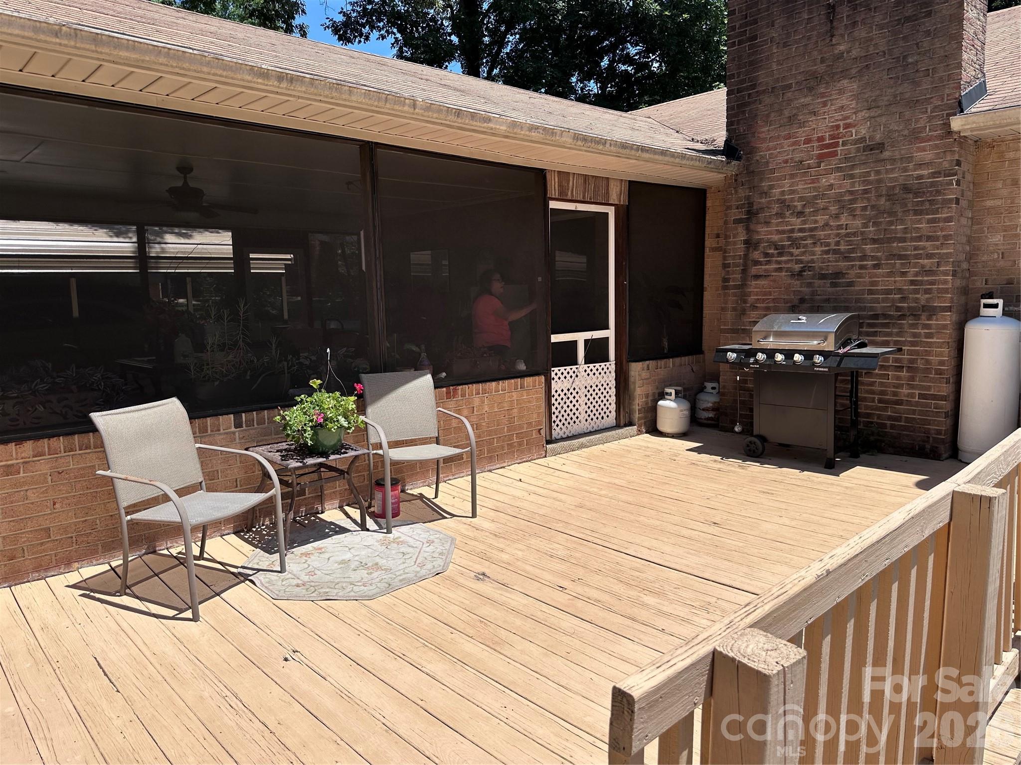 523 Boxwood Street — Hudson