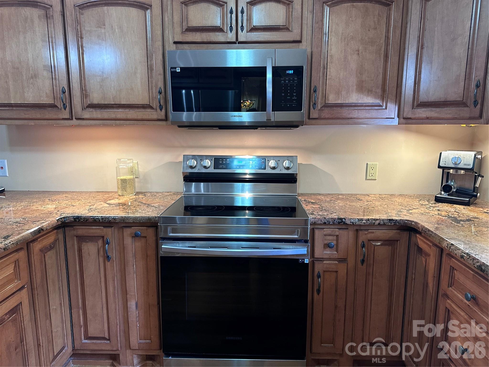 523 Boxwood Street — Hudson