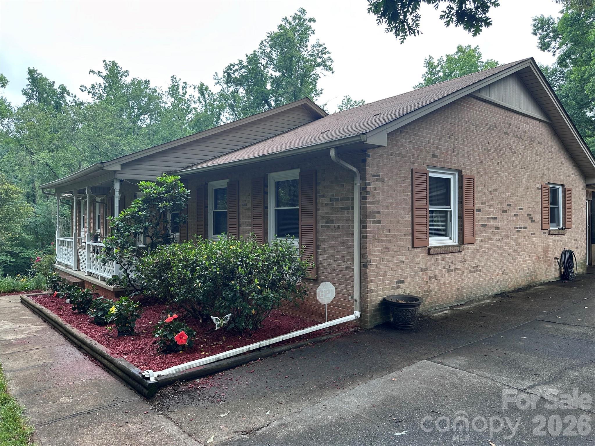 523 Boxwood Street — Hudson