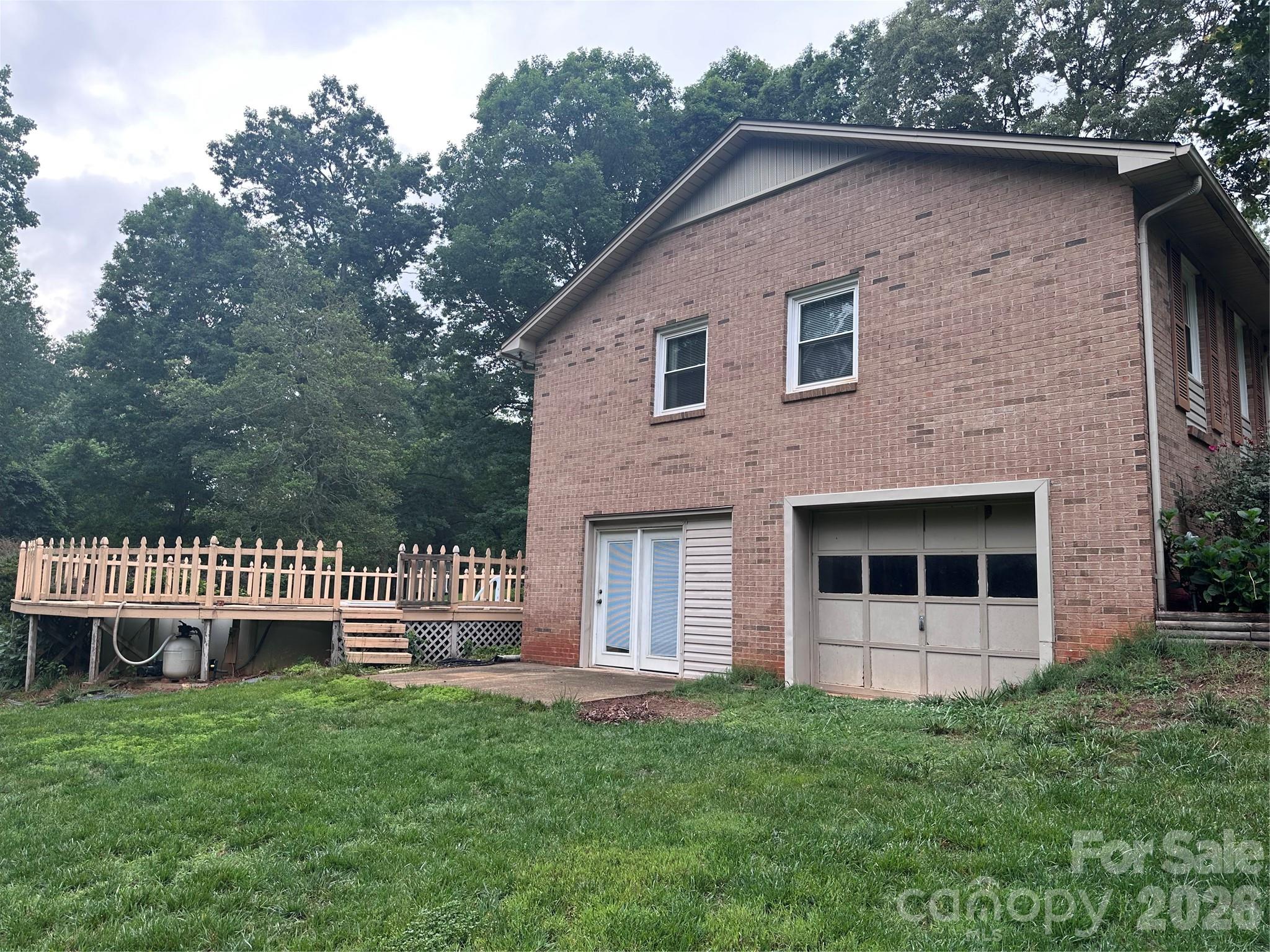 523 Boxwood Street — Hudson