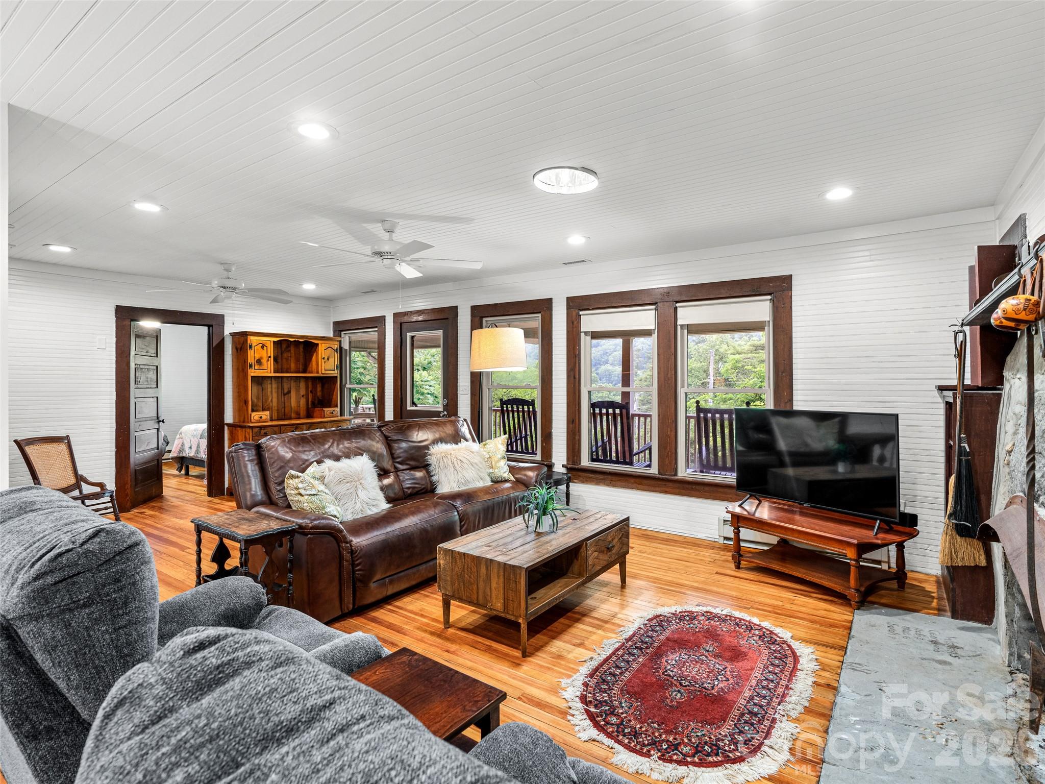 206 Chestnut Hill Road — Gerton