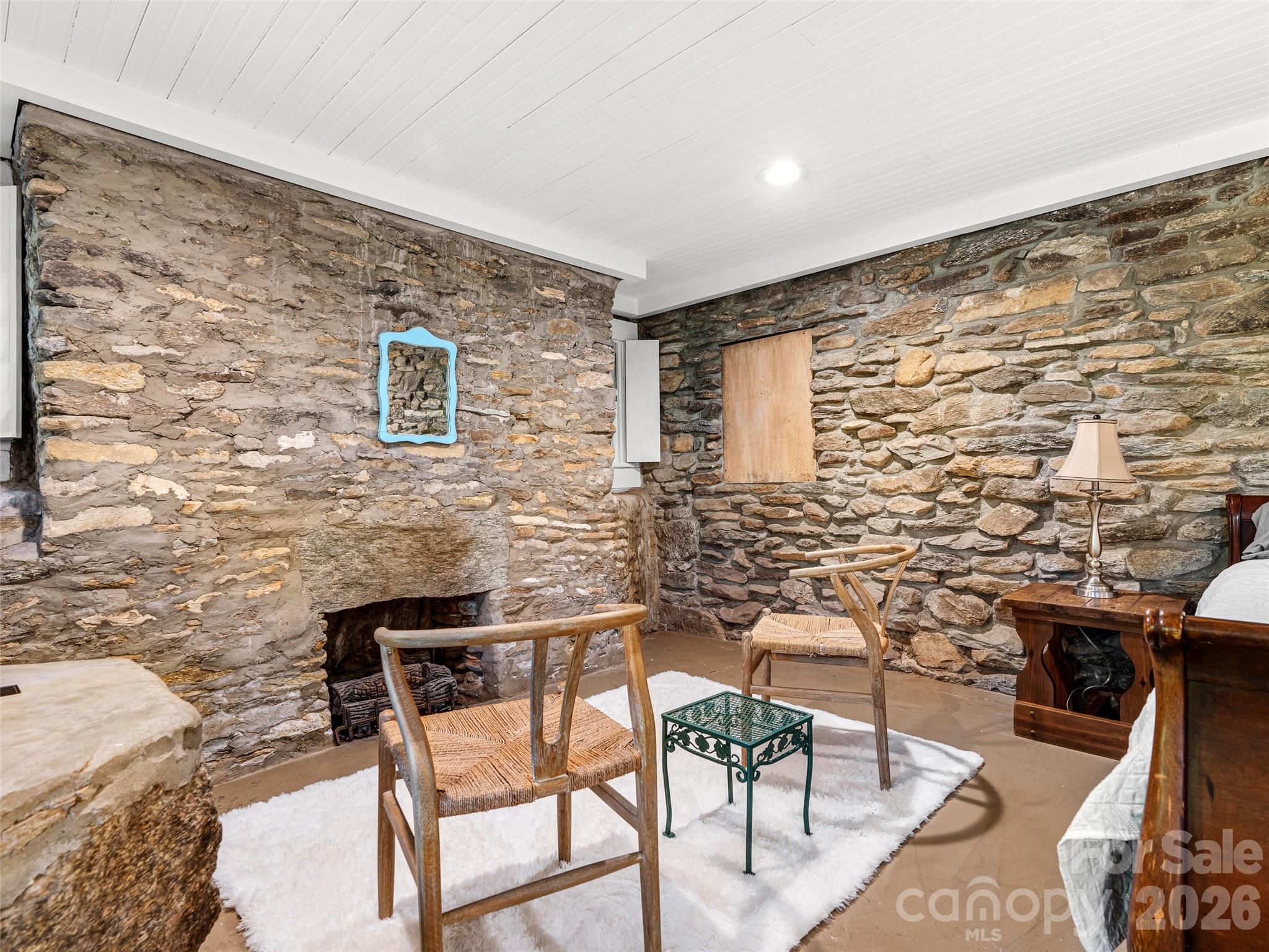 206 Chestnut Hill Road — Gerton