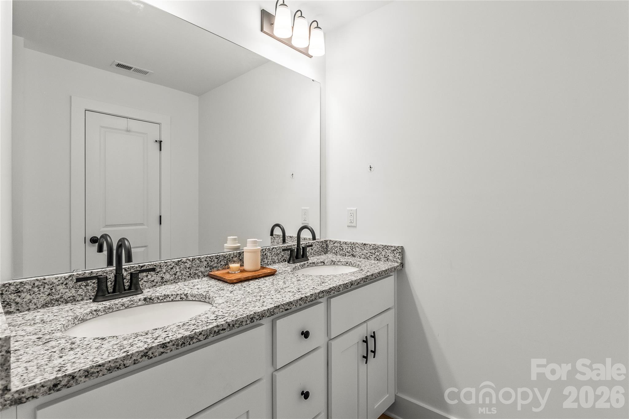 2412 Mintew Circle — Lincolnton