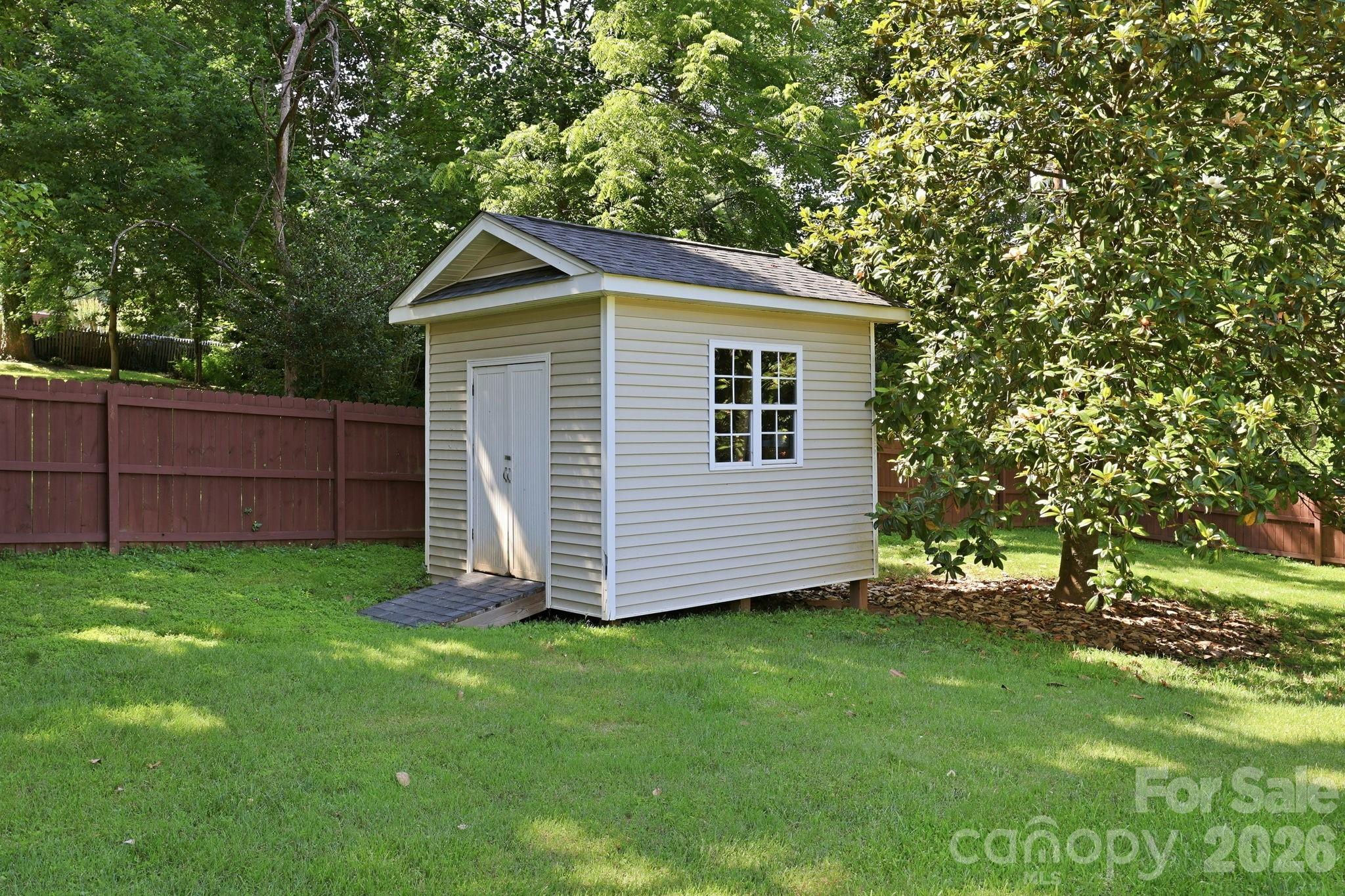 6621 Fair Lawn Road — Charlotte