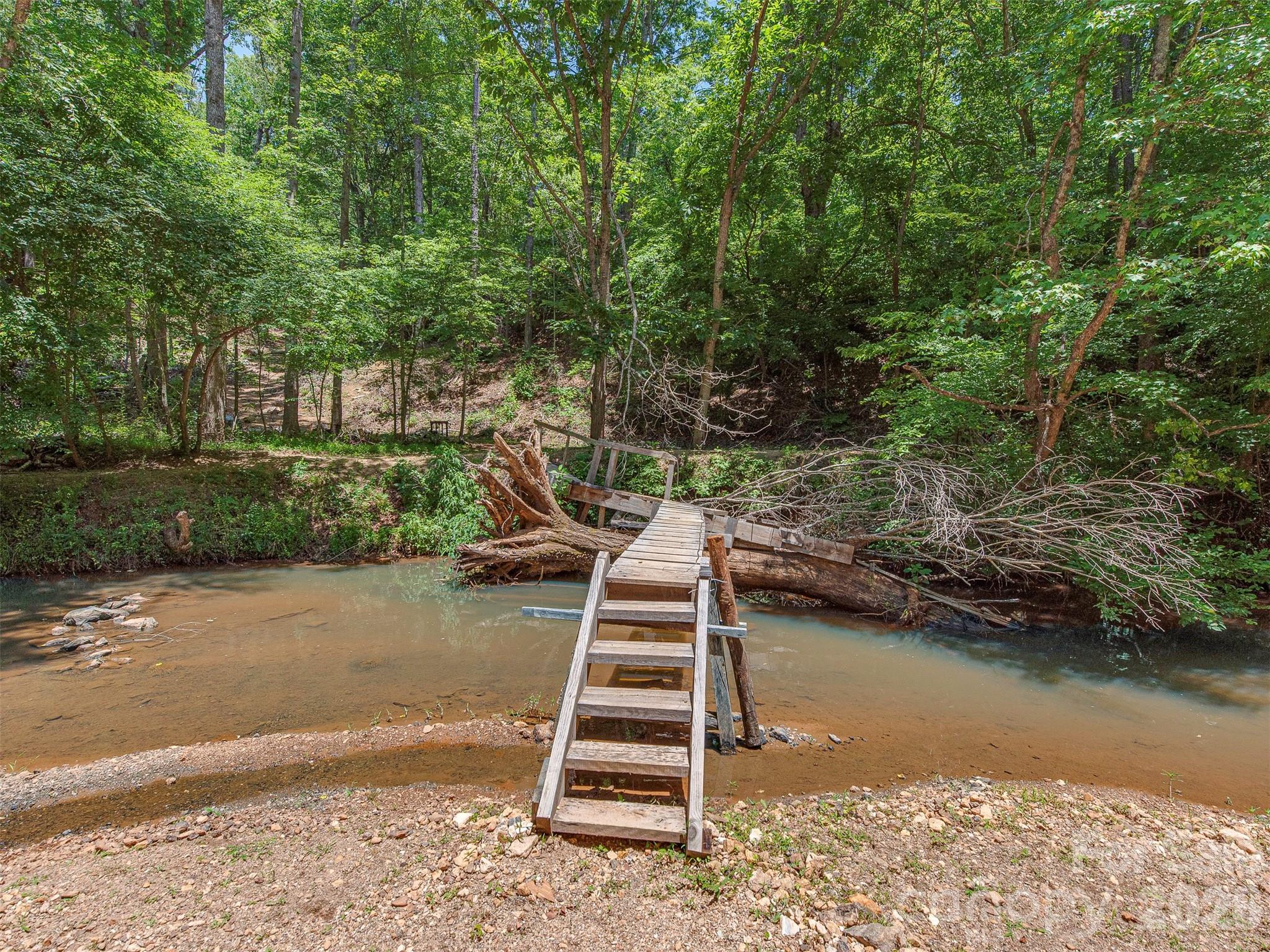 3901 Hickory Highway — Statesville