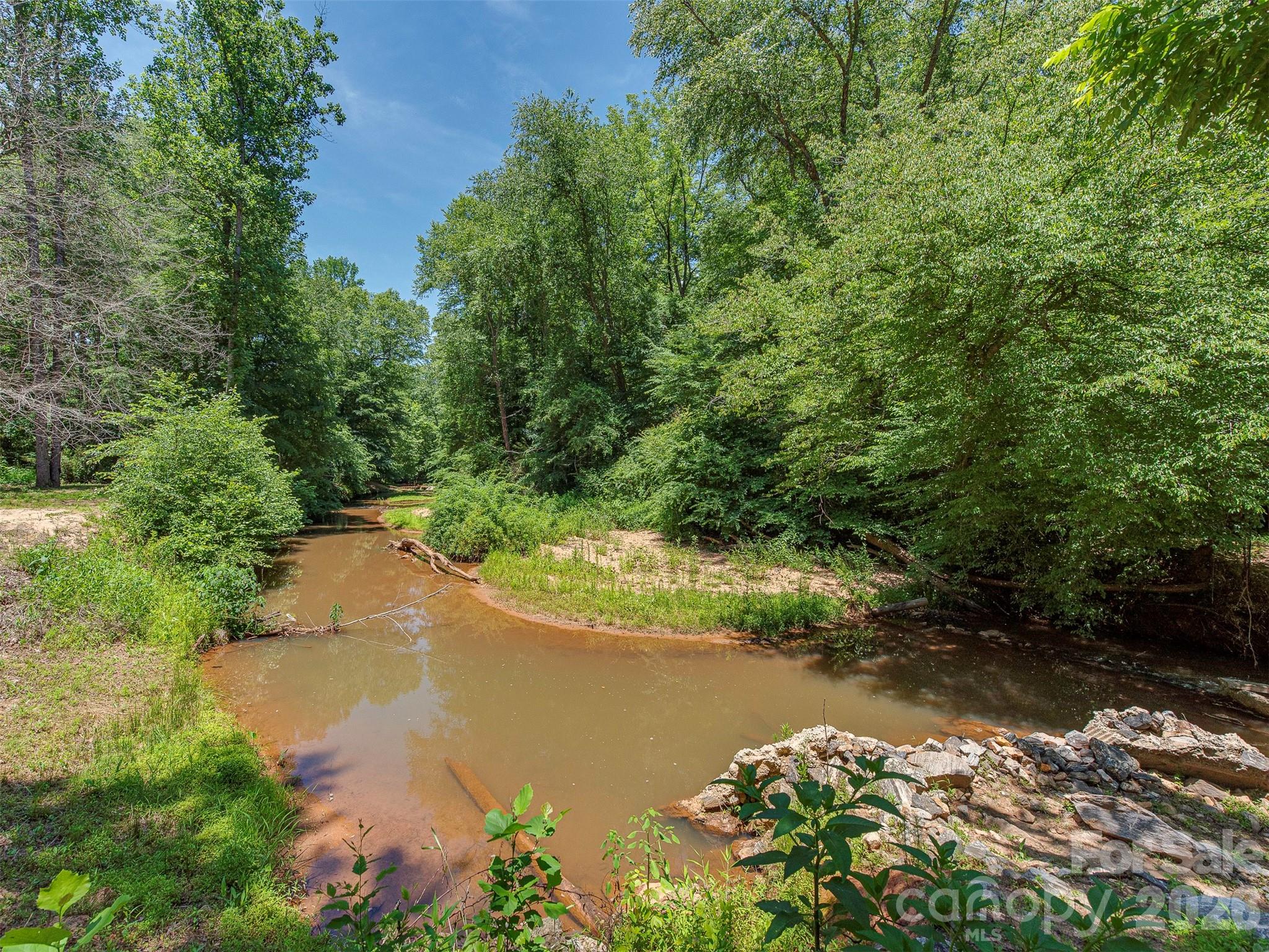 3901 Hickory Highway — Statesville