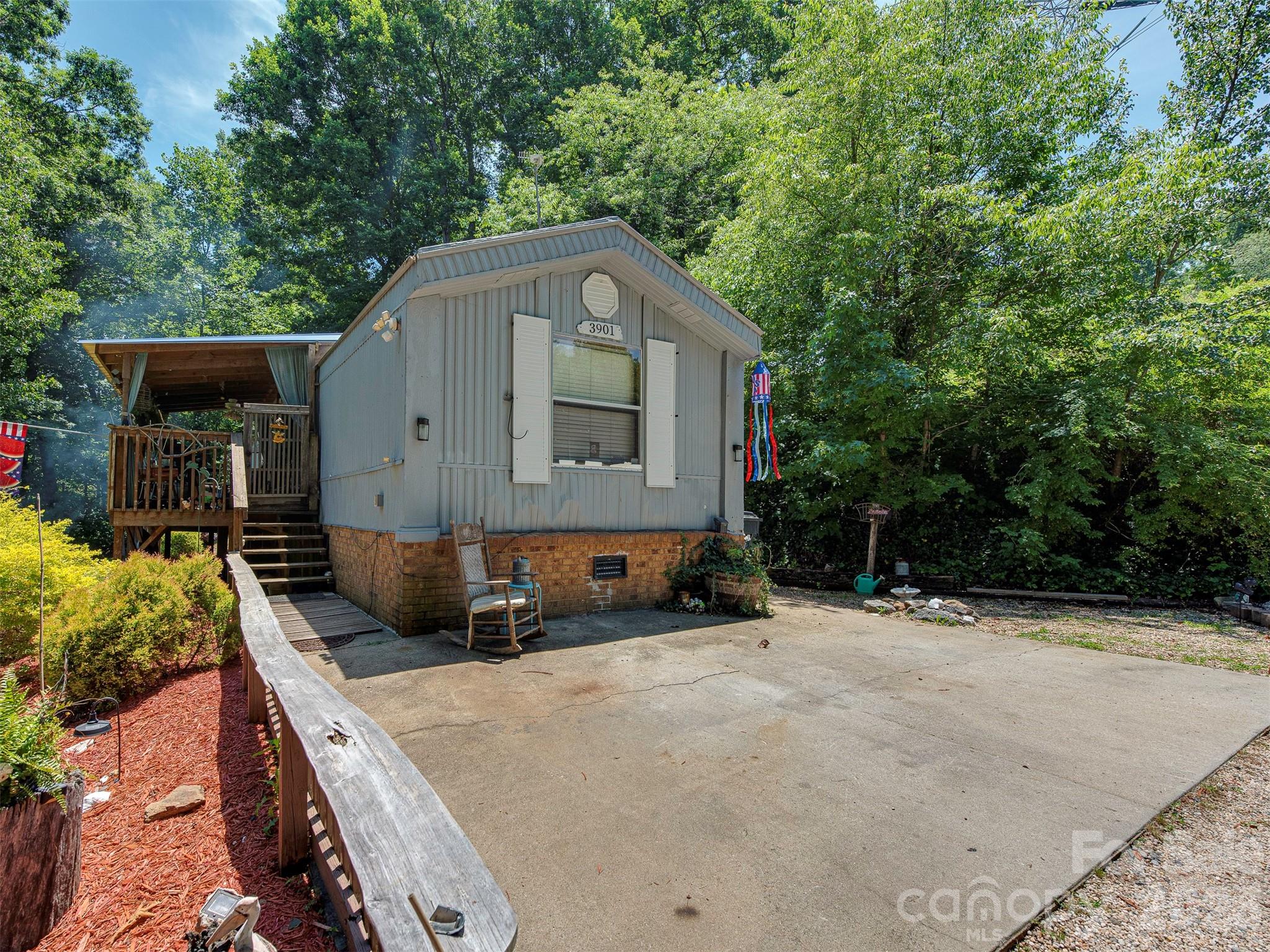 3901 Hickory Highway — Statesville