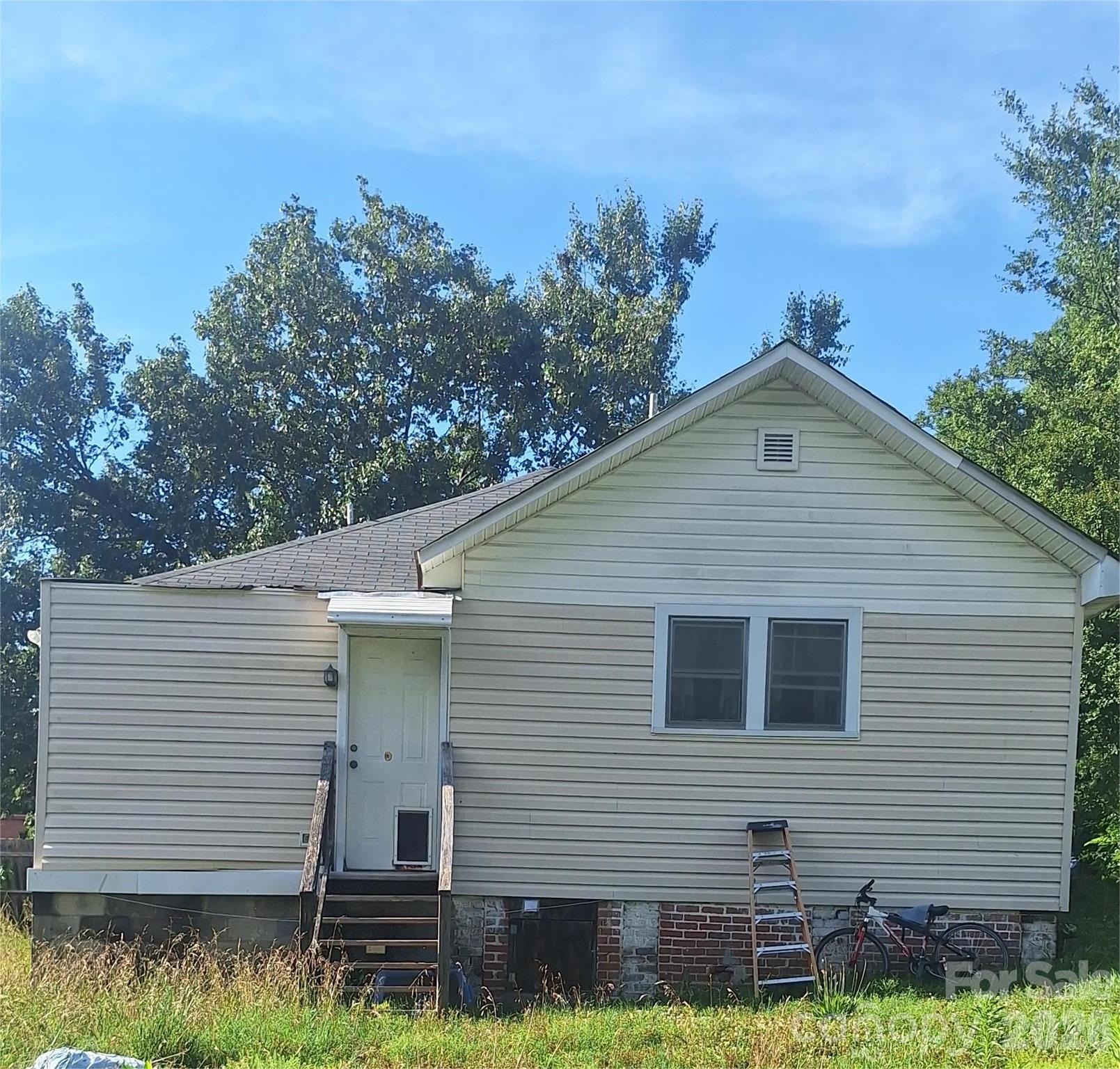 731 E Third Avenue — Gastonia