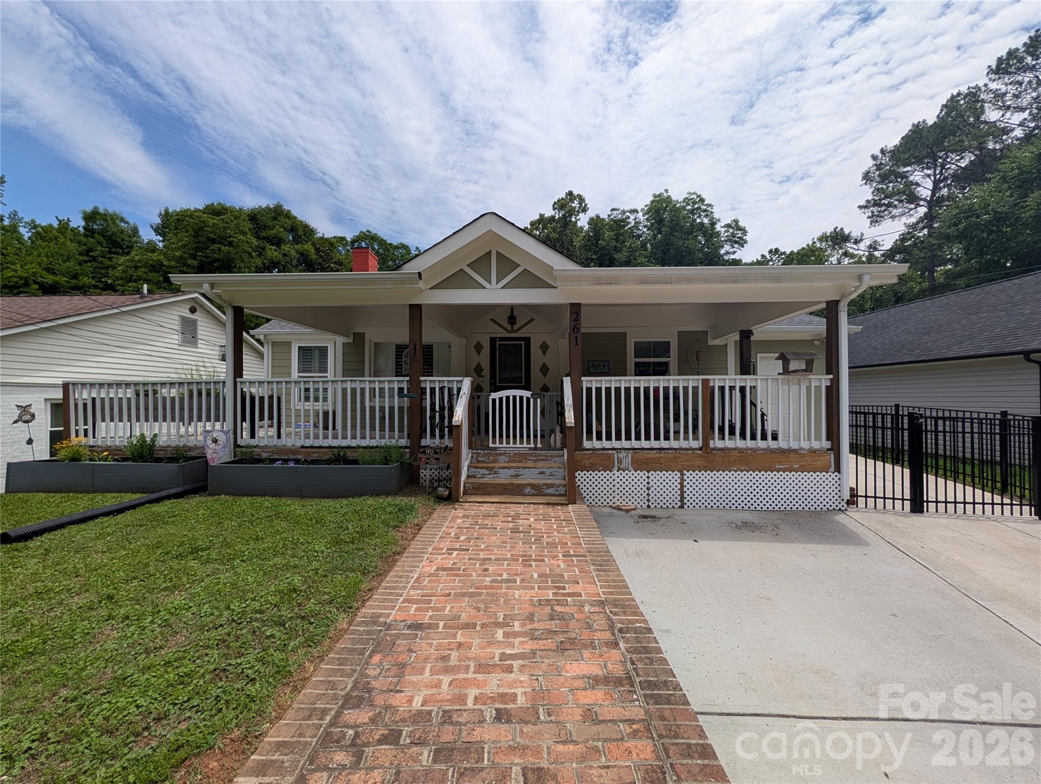 261 Broad Drive SW — Concord
