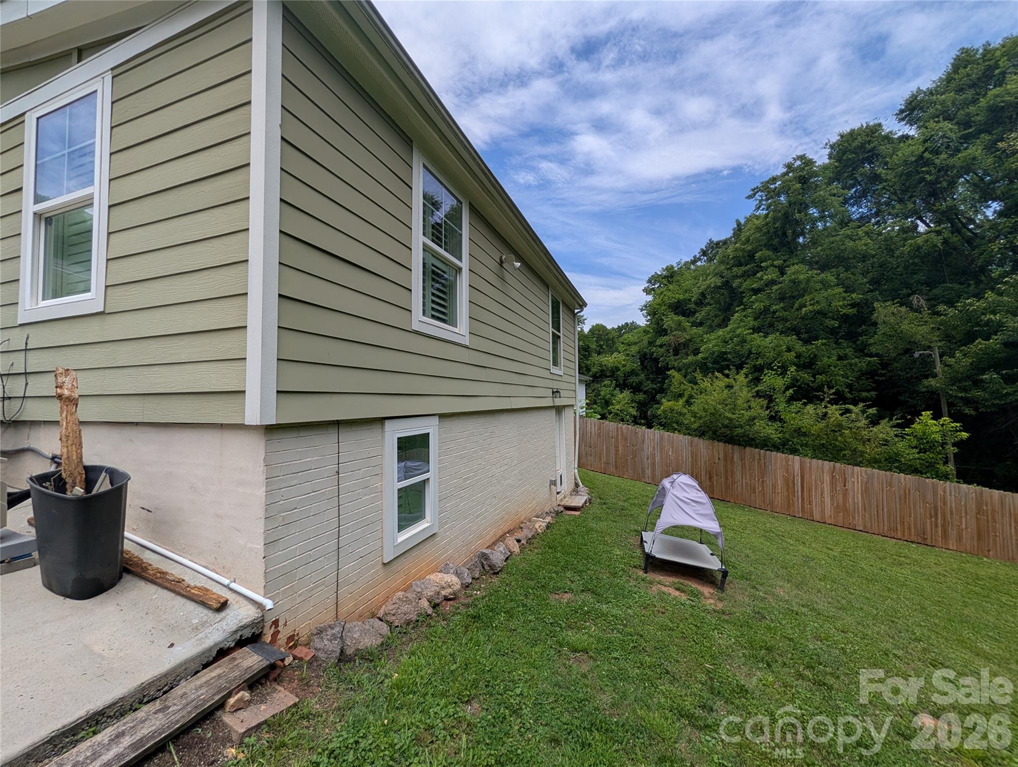 261 Broad Drive SW — Concord