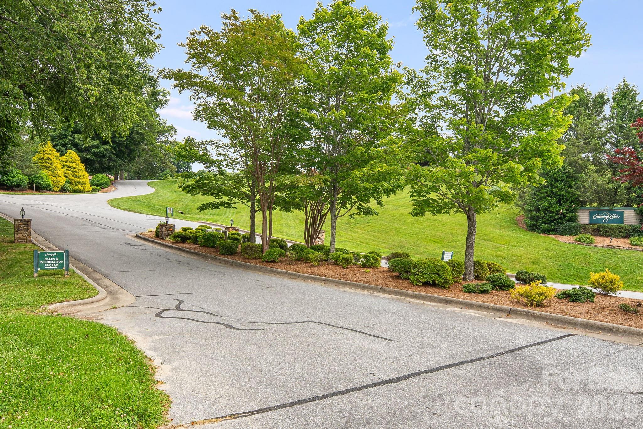 1851 Riverview Court — Hendersonville