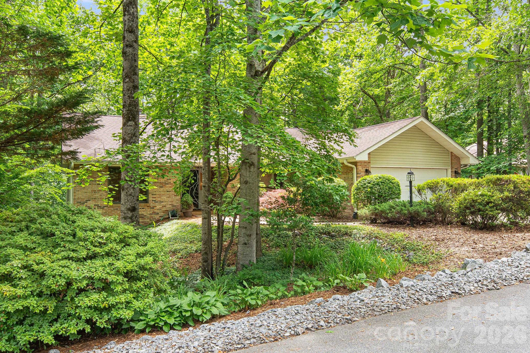 1851 Riverview Court — Hendersonville
