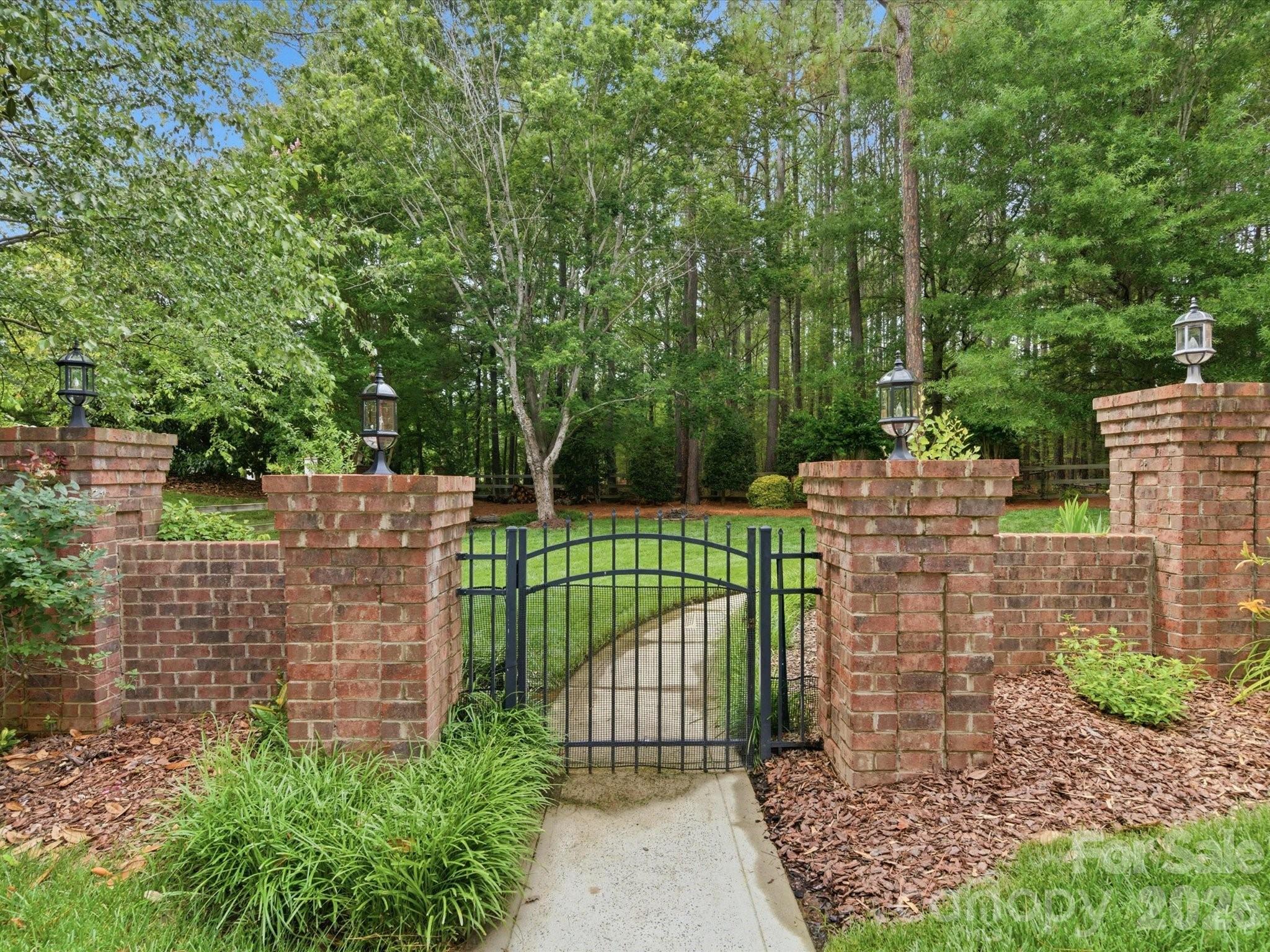 8404 Denholme Drive — Waxhaw