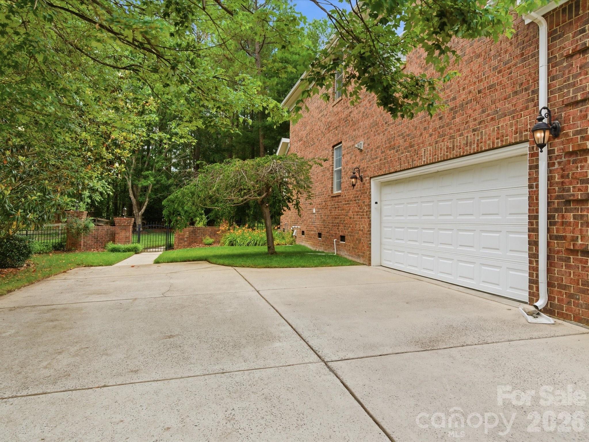 8404 Denholme Drive — Waxhaw