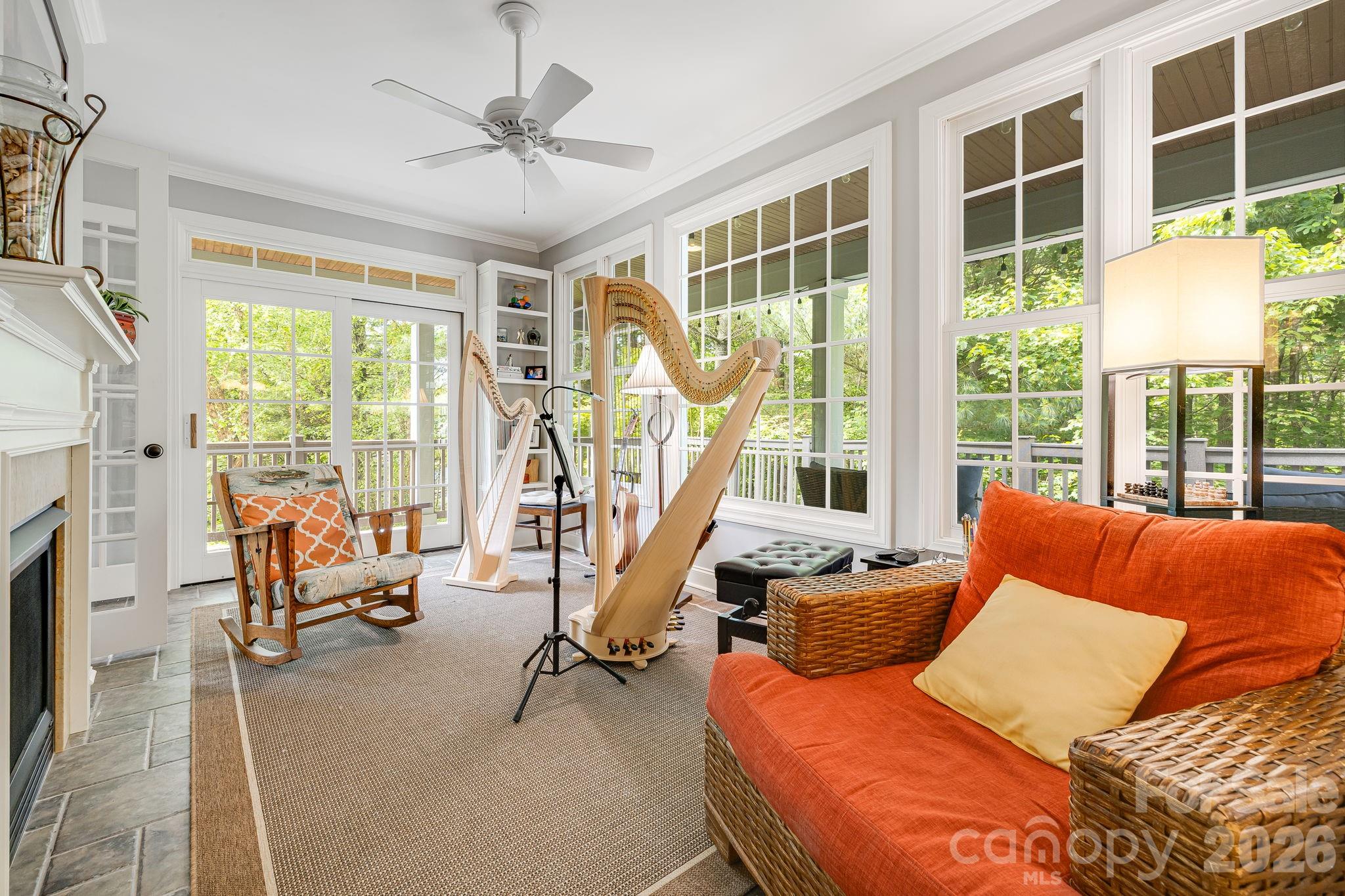 335 Daylily Drive — Hendersonville