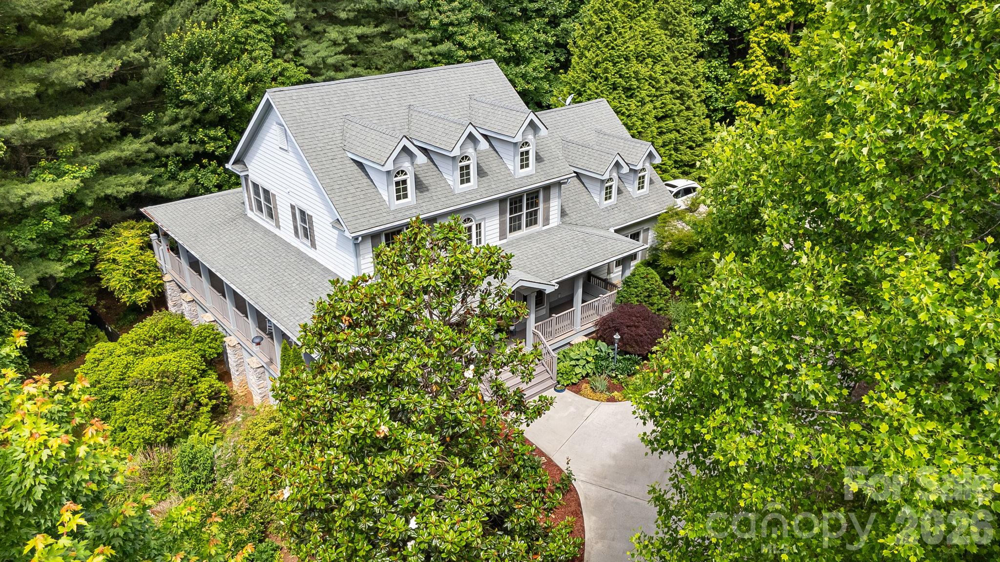 335 Daylily Drive — Hendersonville