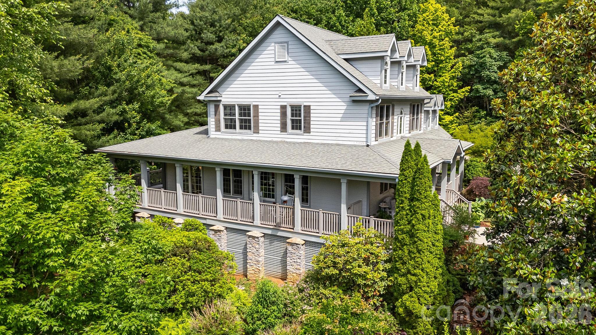 335 Daylily Drive — Hendersonville