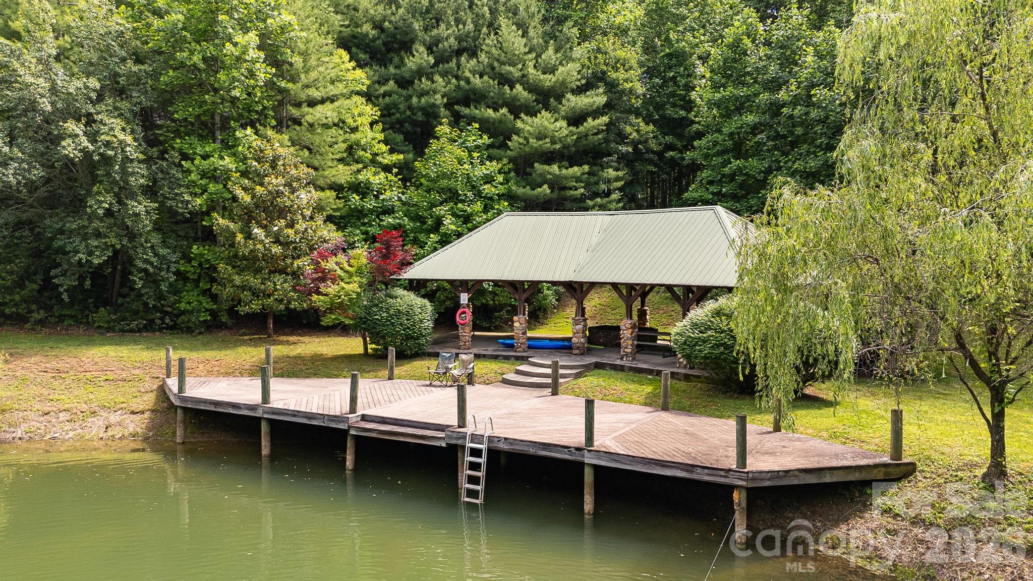 335 Daylily Drive — Hendersonville