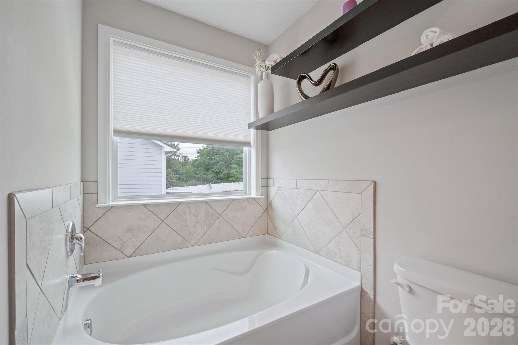 4015 Huntley Glen Drive — Pineville