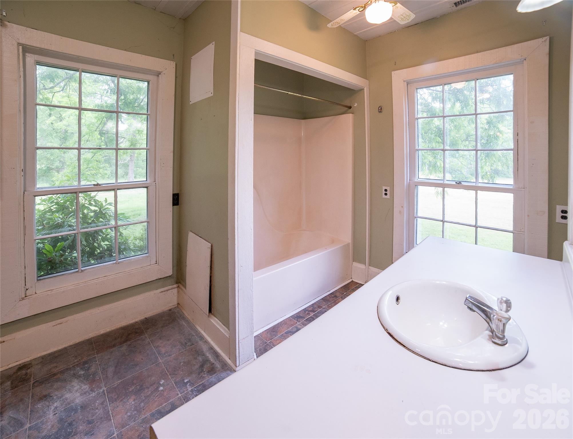 1511 Millers Creek Road — Lenoir