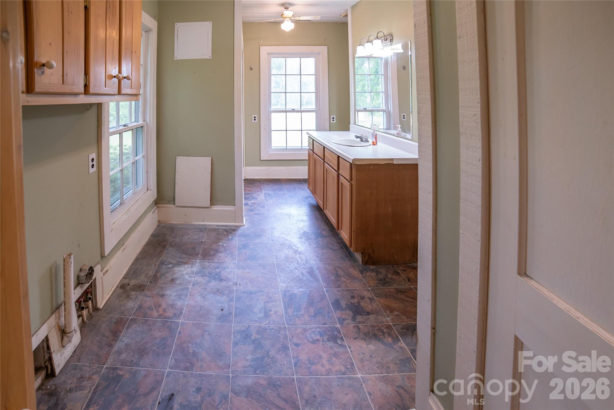 1511 Millers Creek Road — Lenoir