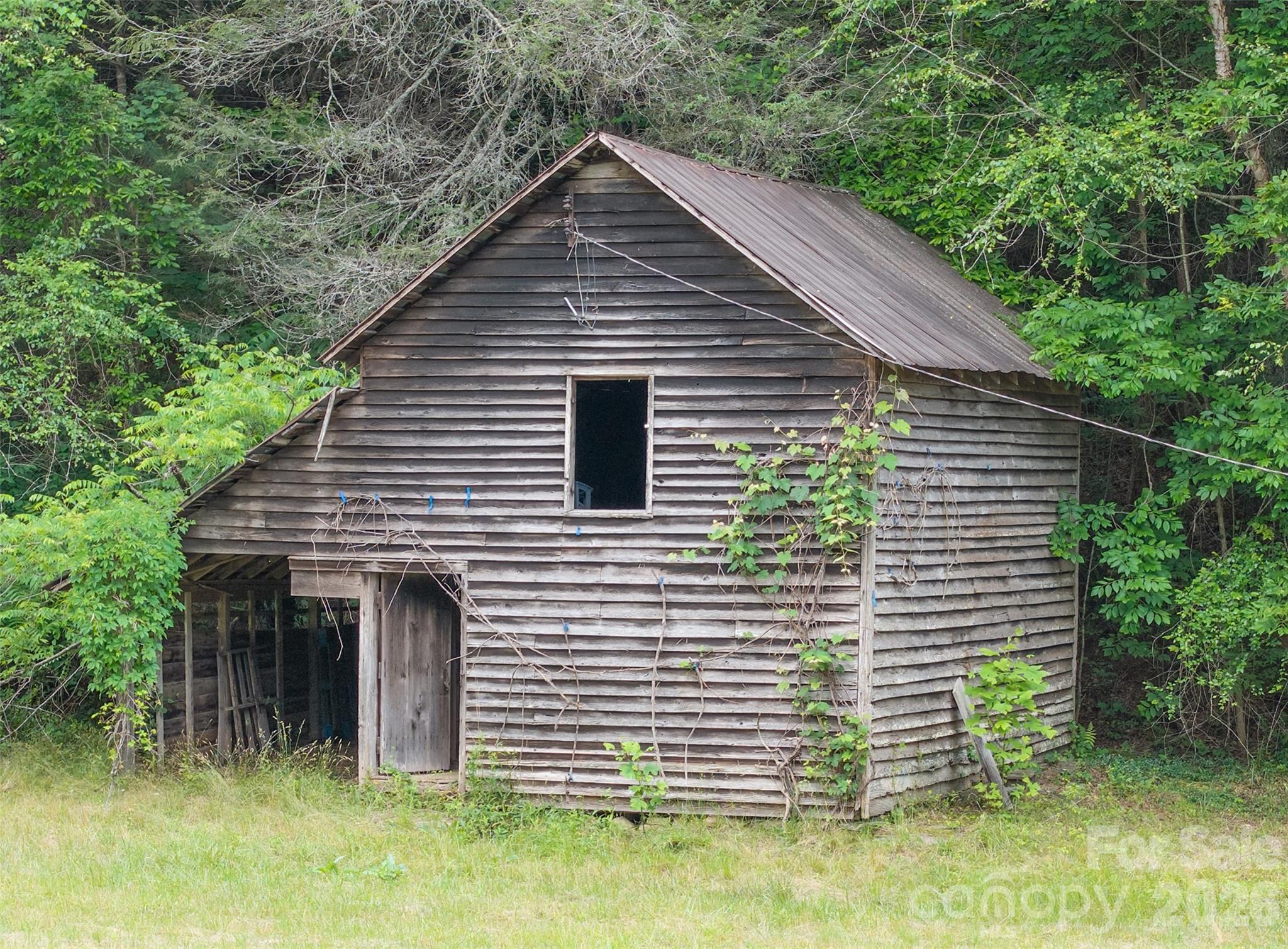 1511 Millers Creek Road — Lenoir