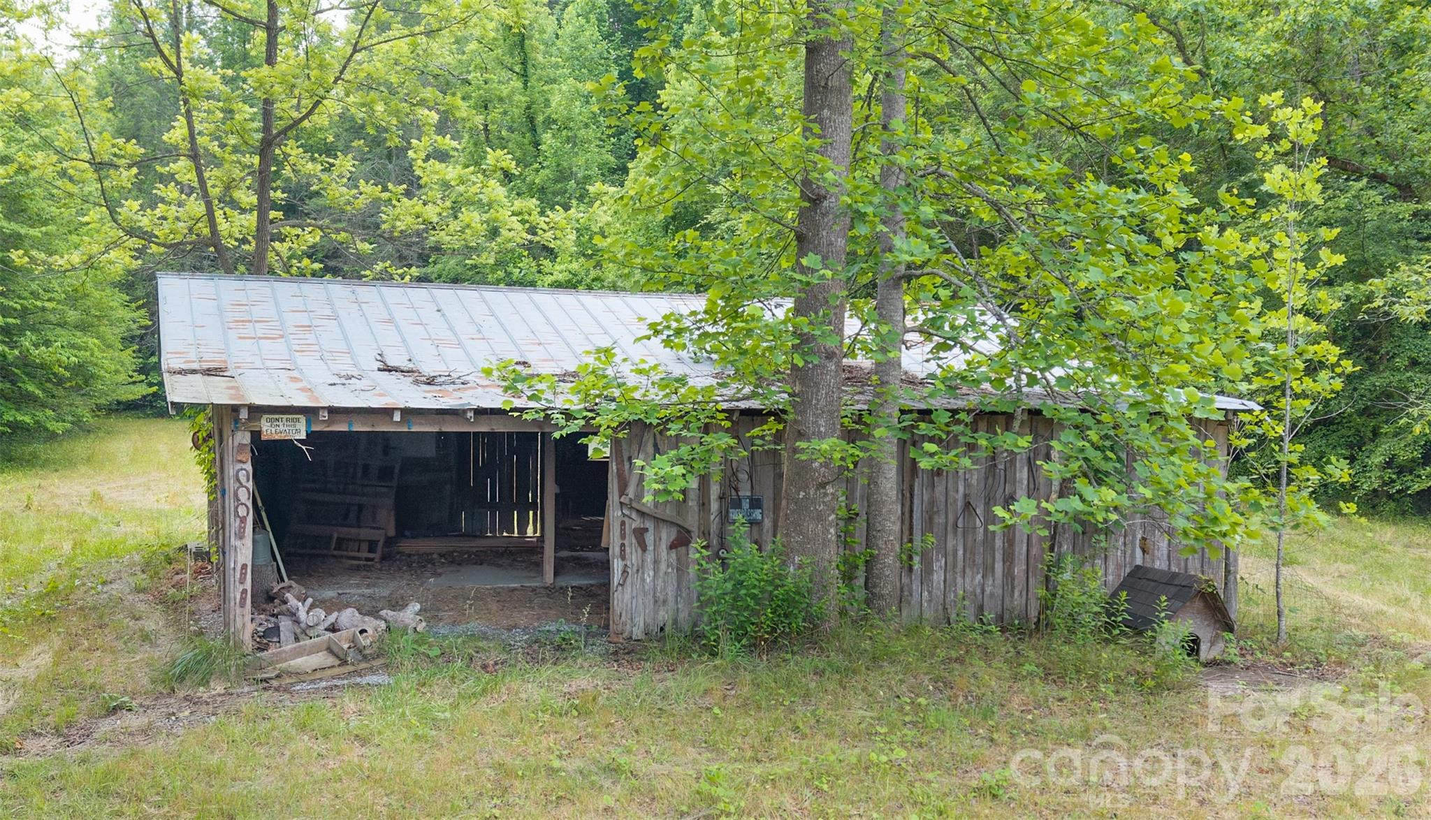 1511 Millers Creek Road — Lenoir