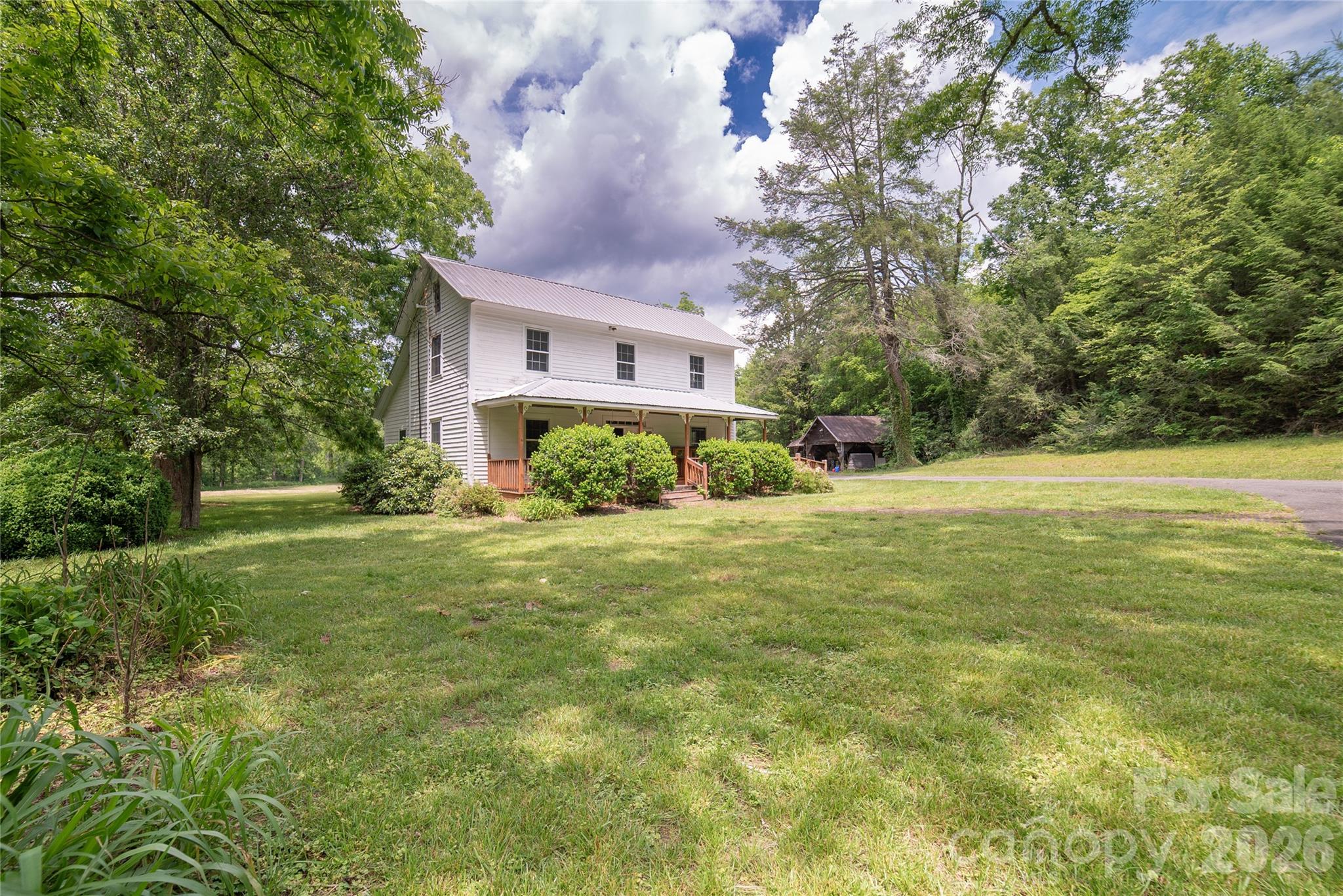 1511 Millers Creek Road — Lenoir