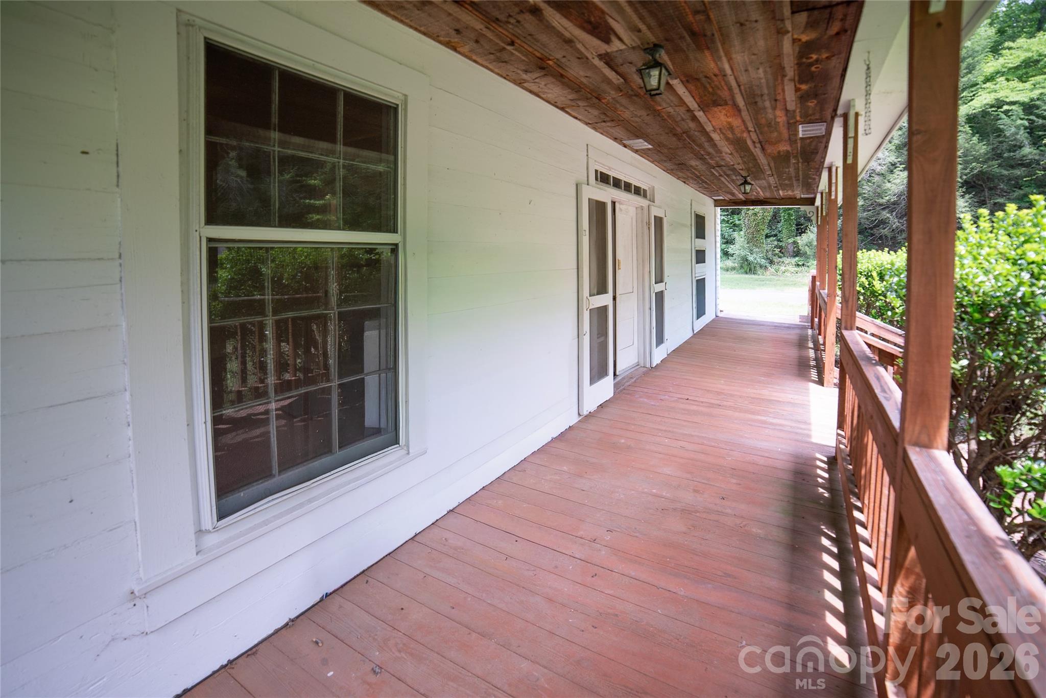 1511 Millers Creek Road — Lenoir