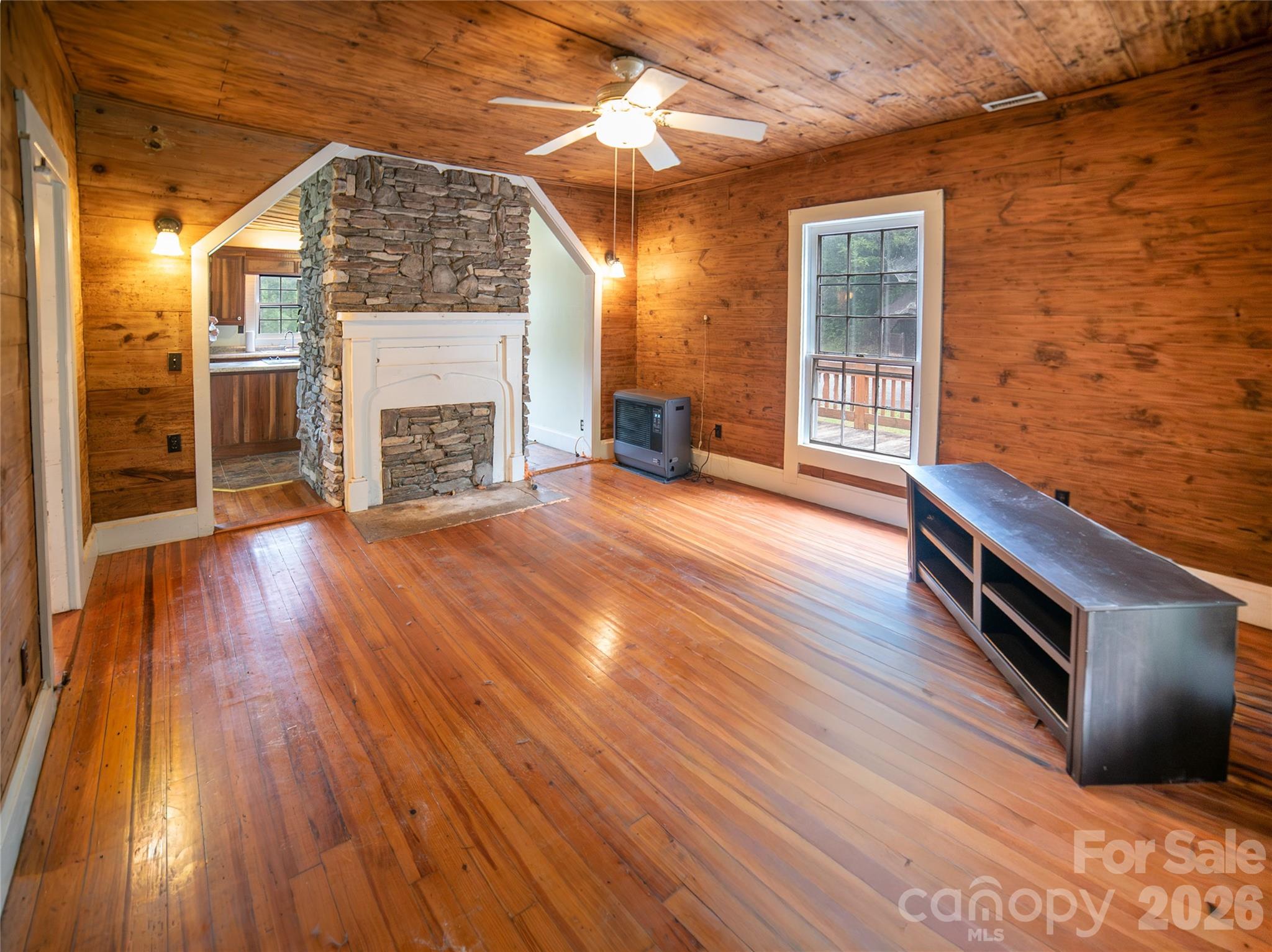 1511 Millers Creek Road — Lenoir