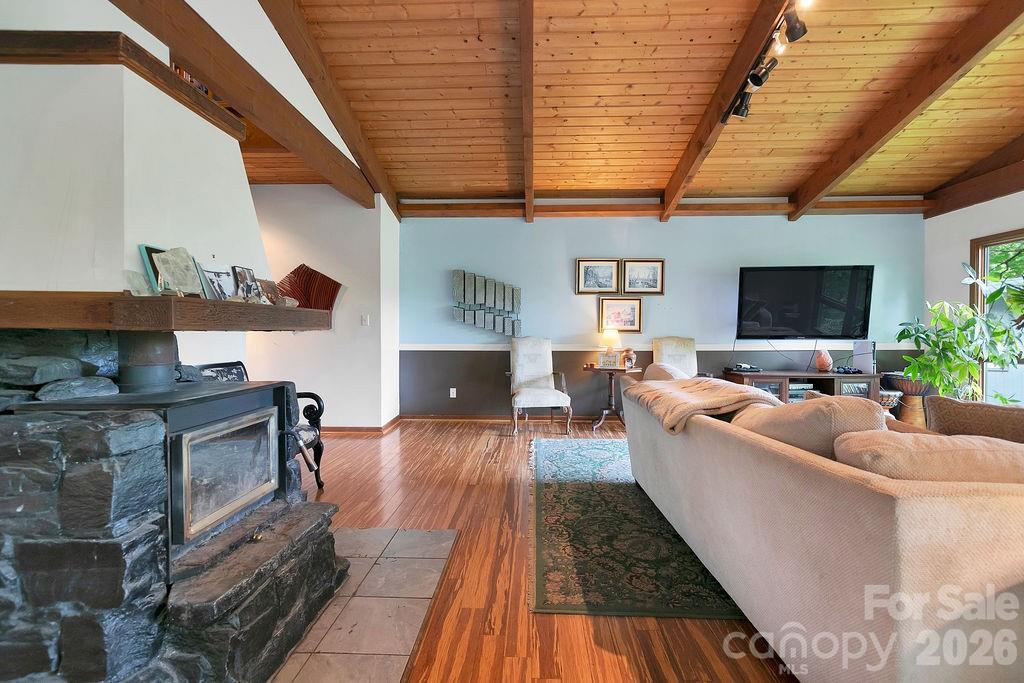 118 Little Bear Lane — Pisgah Forest