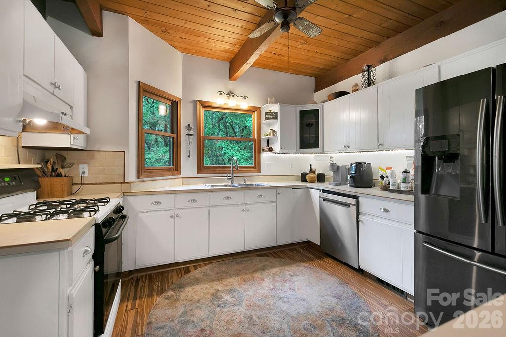 118 Little Bear Lane — Pisgah Forest