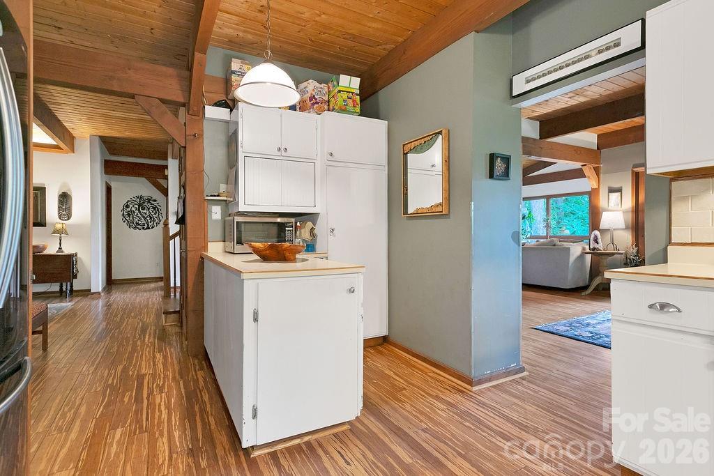118 Little Bear Lane — Pisgah Forest