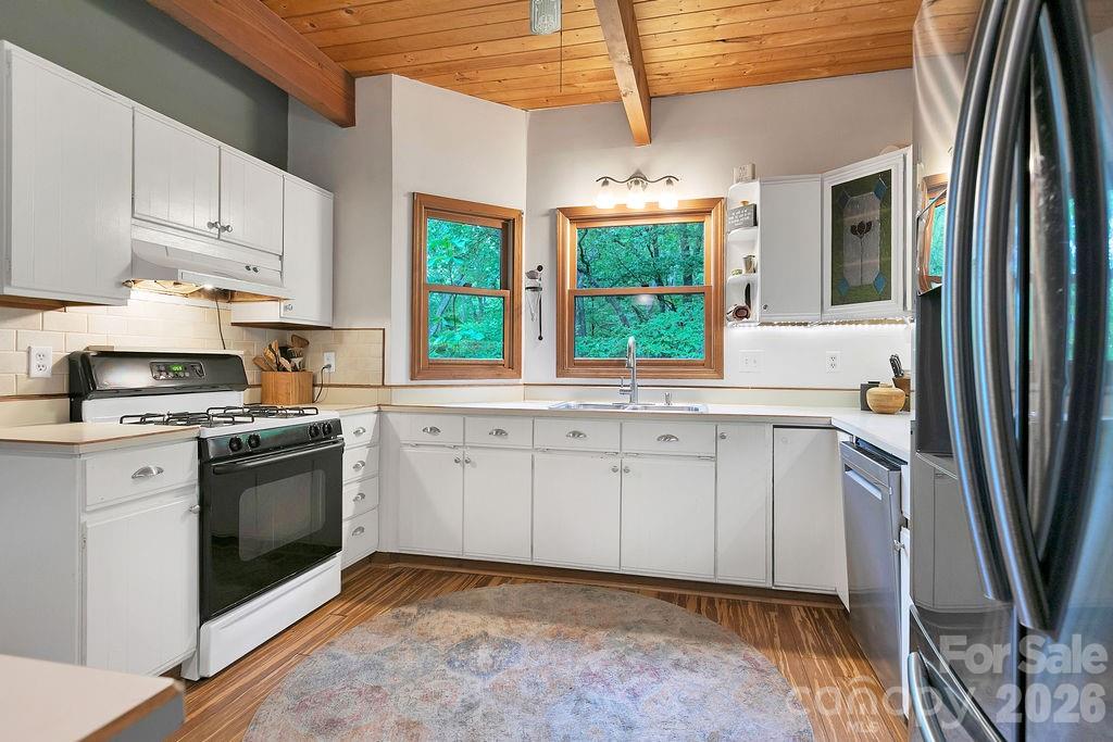118 Little Bear Lane — Pisgah Forest