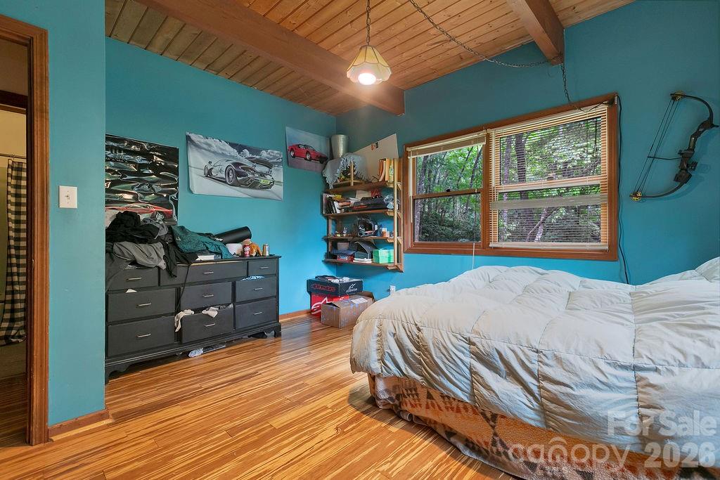118 Little Bear Lane — Pisgah Forest