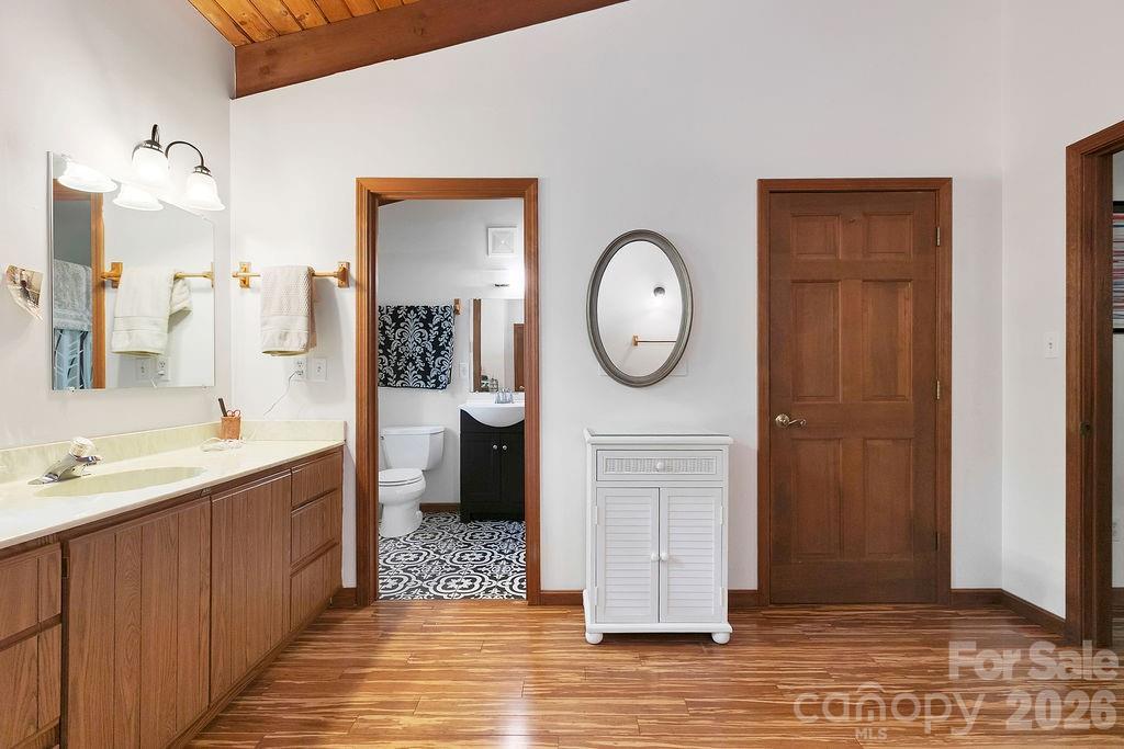 118 Little Bear Lane — Pisgah Forest