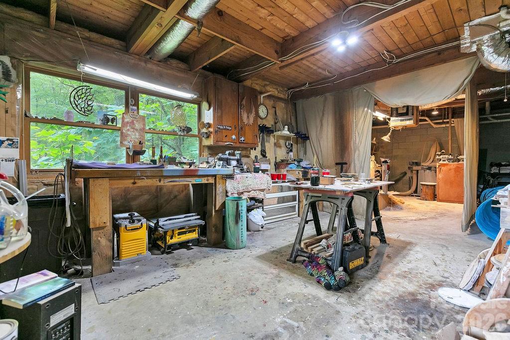 118 Little Bear Lane — Pisgah Forest