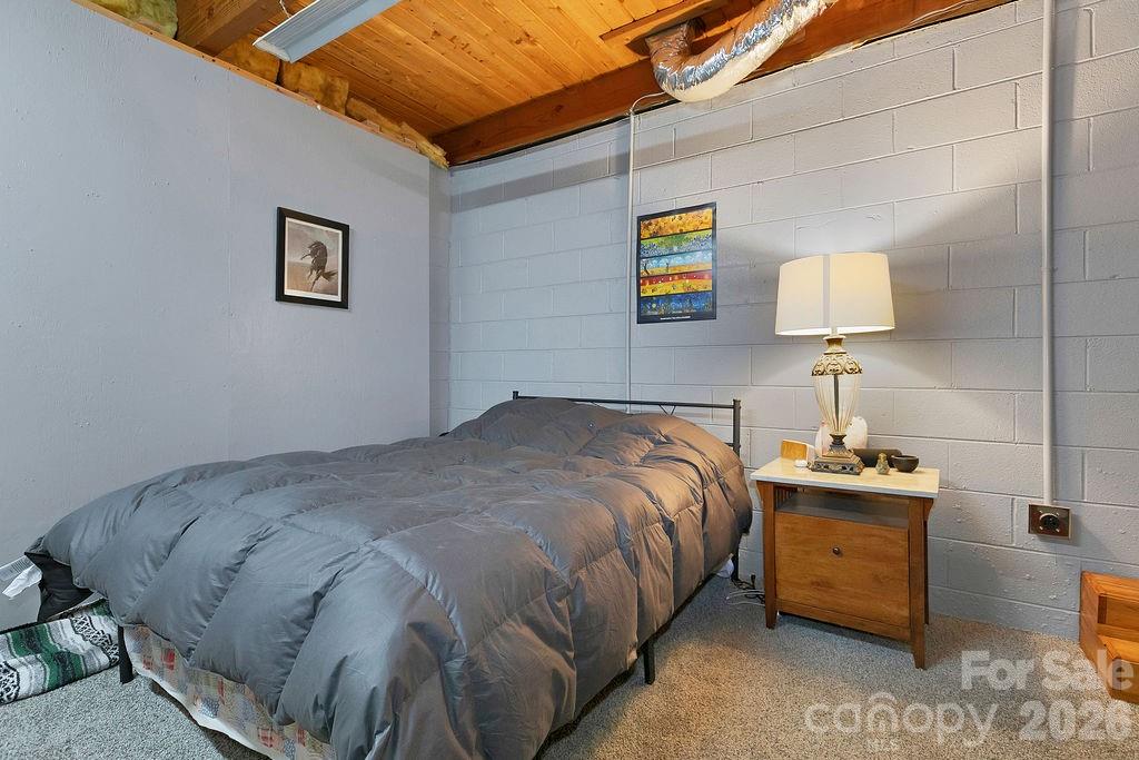 118 Little Bear Lane — Pisgah Forest