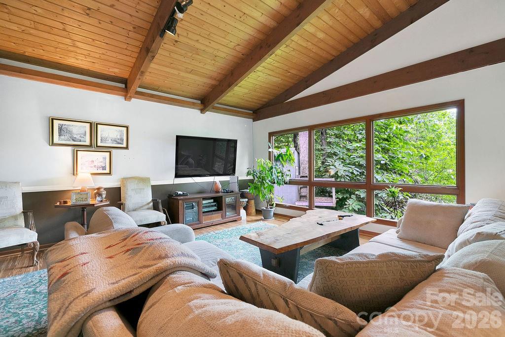118 Little Bear Lane — Pisgah Forest