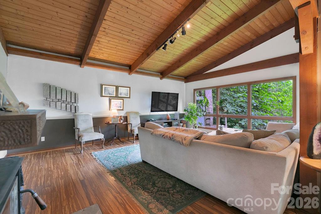118 Little Bear Lane — Pisgah Forest