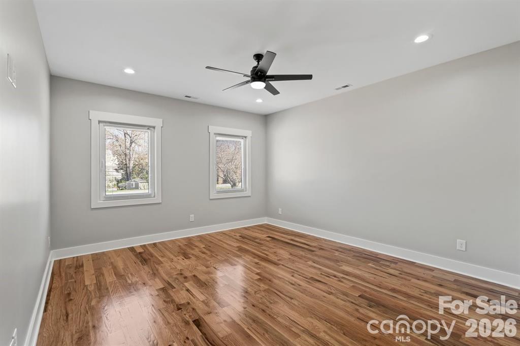 543 30th Avenue NW — Hickory
