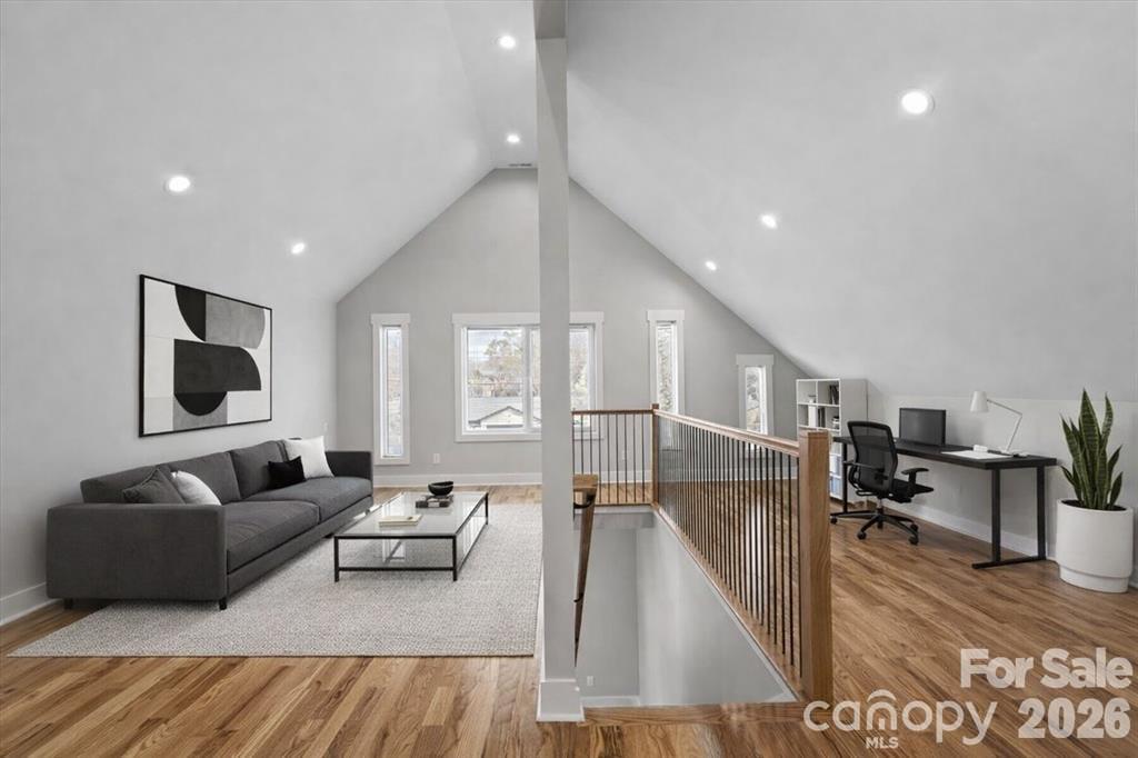 543 30th Avenue NW — Hickory
