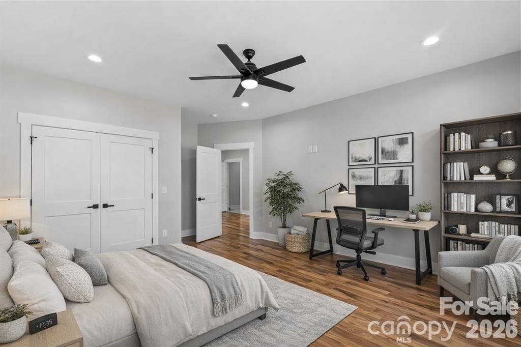 543 30th Avenue NW — Hickory