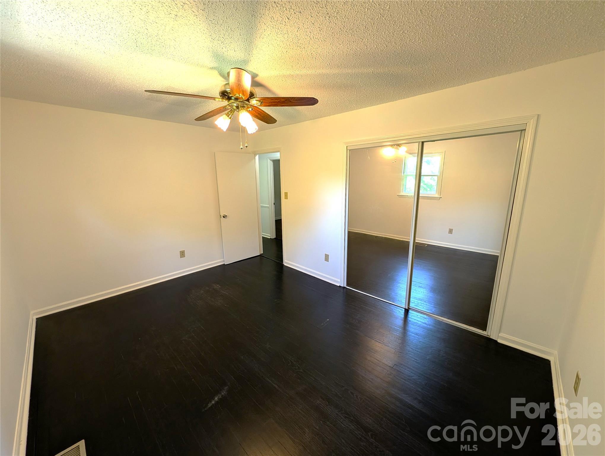 3822 Newhall Drive NW — Conover