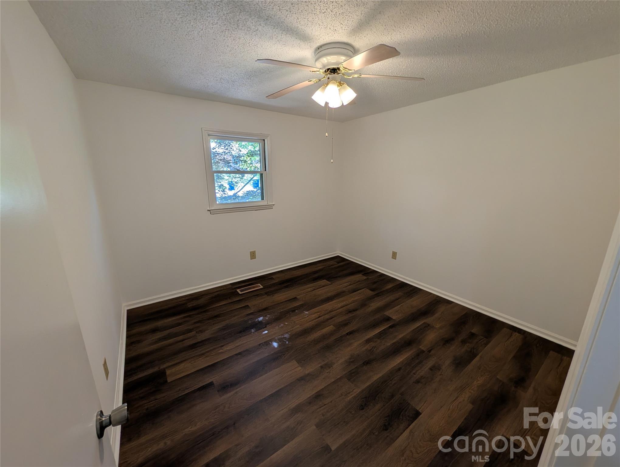 3822 Newhall Drive NW — Conover