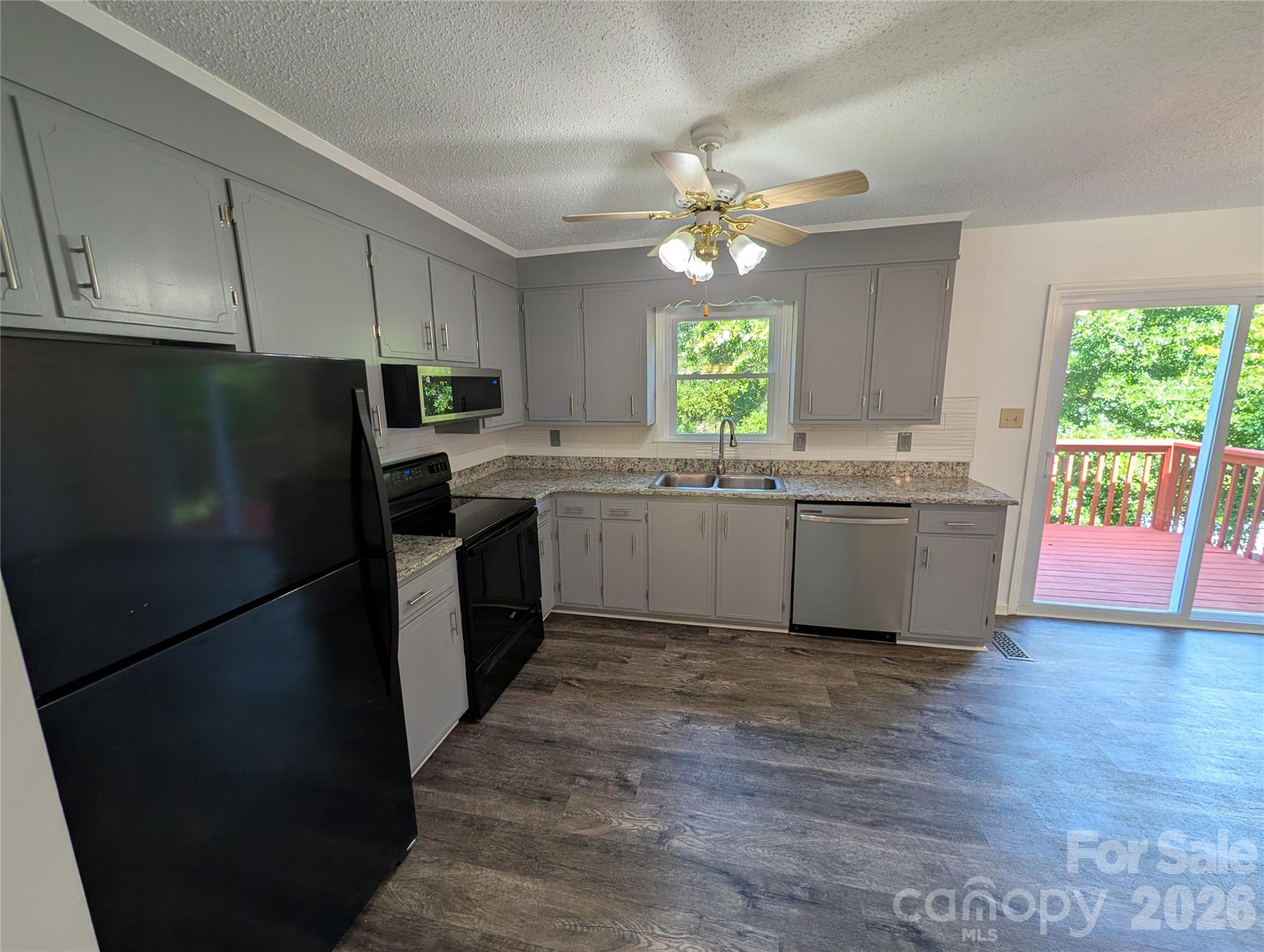 3822 Newhall Drive NW — Conover