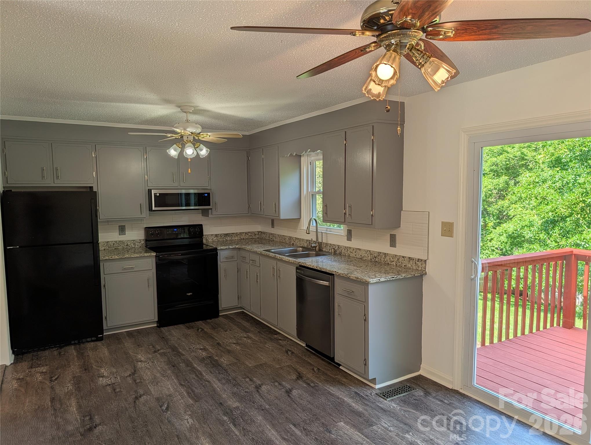 3822 Newhall Drive NW — Conover